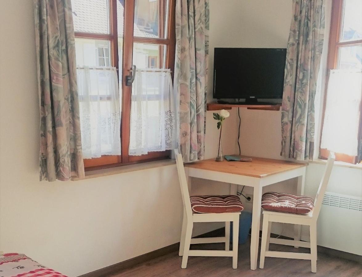 Hotel Pension Ins Fischernetz - Maentele à Meersburg Extérieur photo