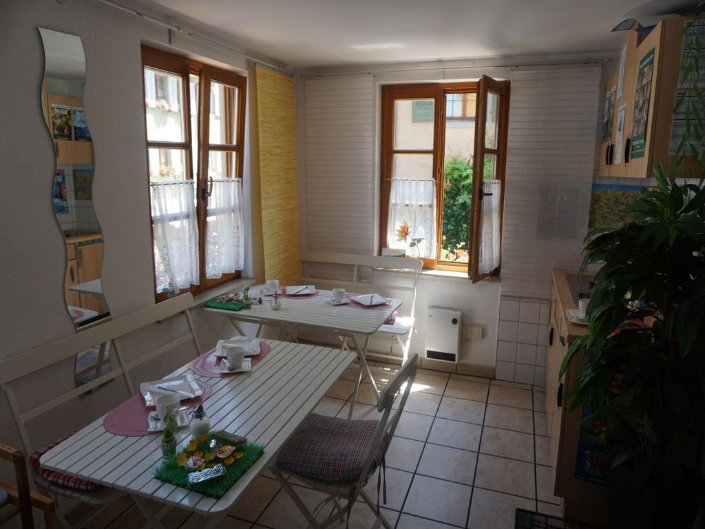 Hotel Pension Ins Fischernetz - Maentele à Meersburg Extérieur photo